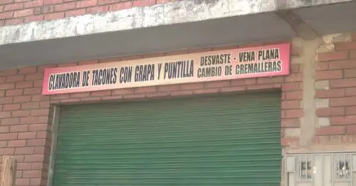 CLAVADORA DE TACONES CON GRAPA Y PUNTILLA CLAVADORA DE TACONES CON GRAPA Y PUNTILLA